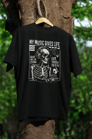 Music Gives Life Black printed Oversized t-shirt